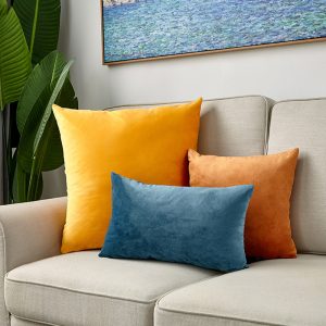 Pack of 3 throw pillows in 3 different sizes